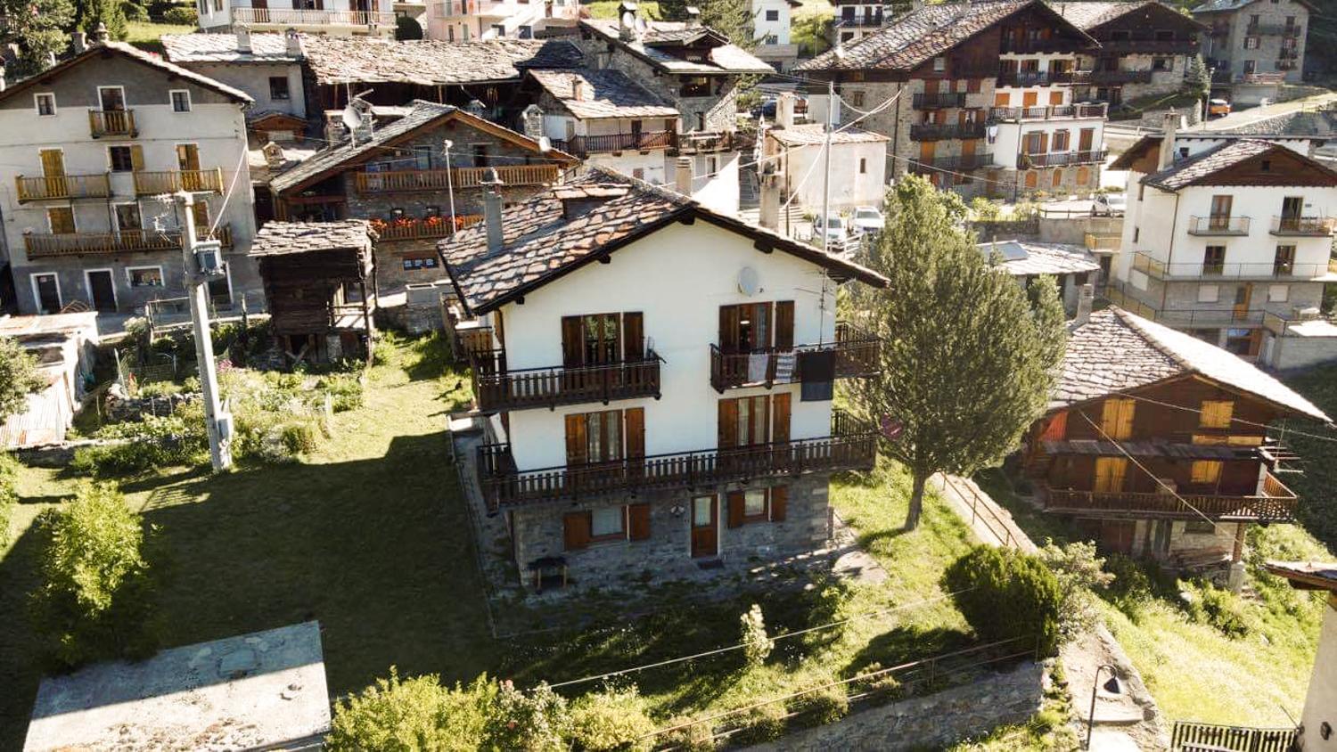Relax & Sports -Cervinia- Maison Valtournenche Εξωτερικό φωτογραφία